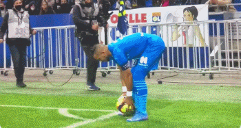 小蜘蛛未获最佳前锋提名，冈萨雷斯晒照：显然他们什么都不懂