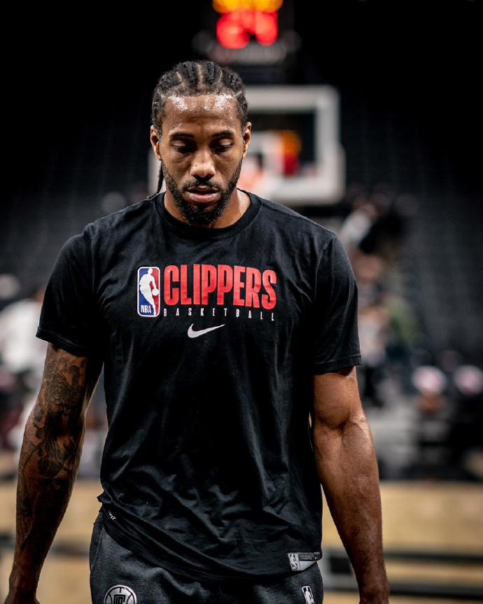 换我上赛季就早早下课了（搁上赛季，我怕是早被解职了）