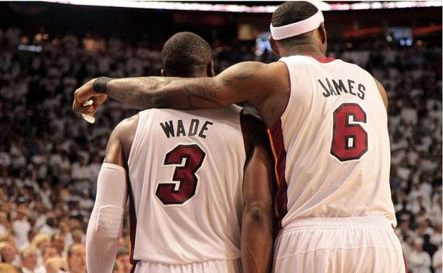 阿斯：巴萨本赛季球场外事务增多，弗里克比上赛季更加情绪化（阿斯报：巴萨本季场外风波增多，弗里克较上赛季更显情绪化）