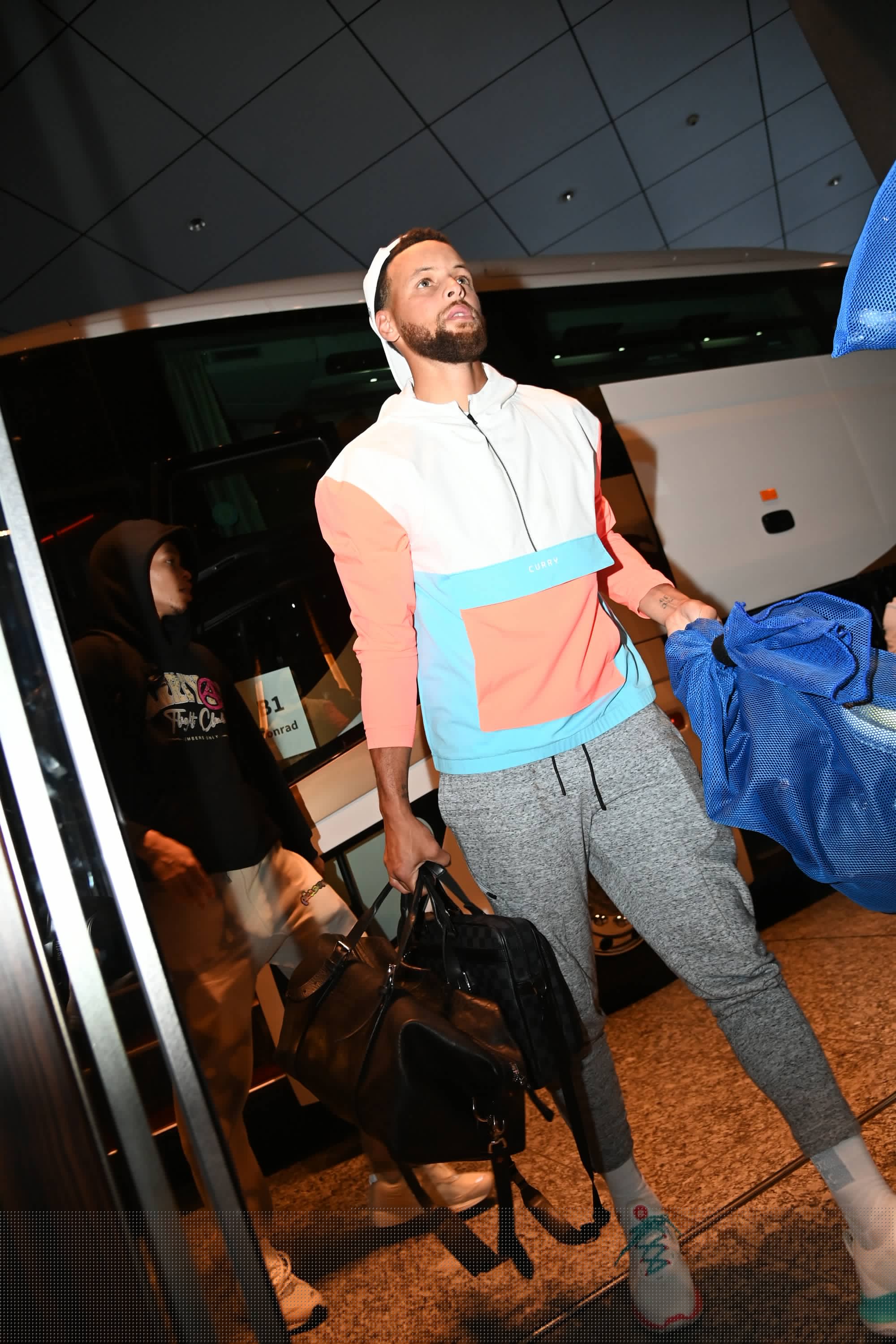 克雷桑在中超表现突出，国安亚冠奖金或成关键，球队需重视中场深度。（克雷桑闪耀中超，国安亚冠奖金或成胜负手，中场厚度亟待提升）