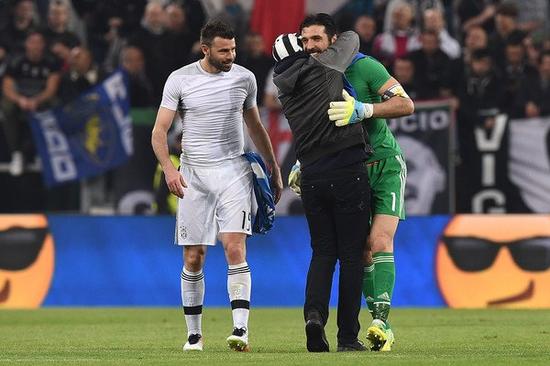 马丁内斯：今天所有球员都表现很出色，直接晋级世界杯很重要（马丁内斯：全队今日发挥出色，直接拿到世界杯资格意义重大）