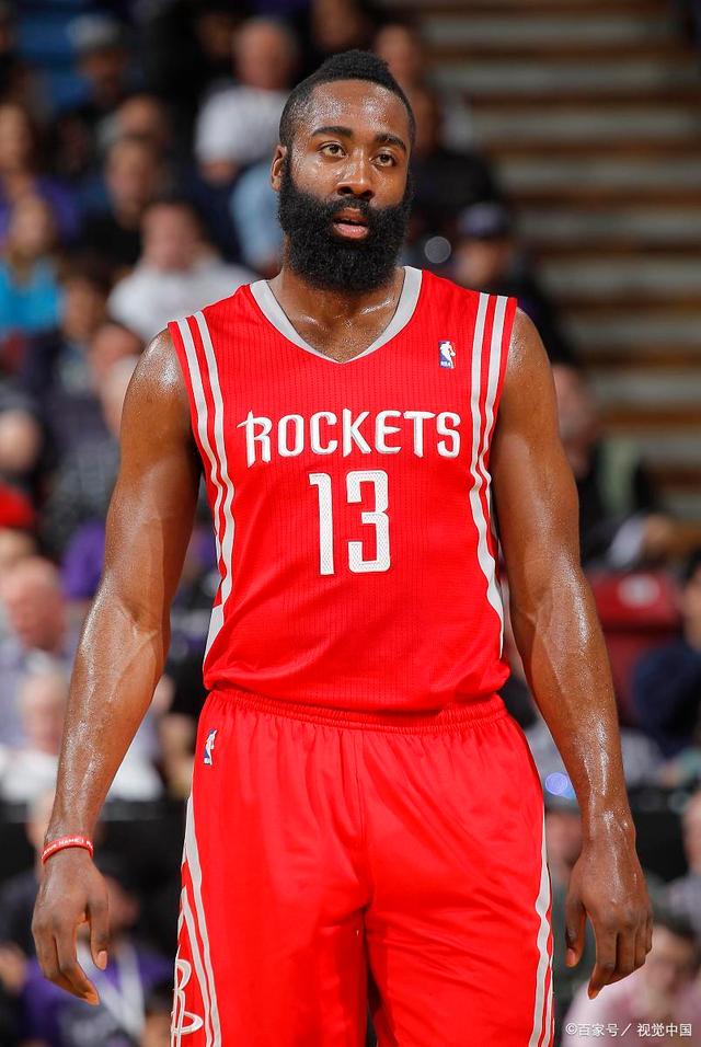 杨瀚森开拓者中文球衣到货，字体引热议（杨瀚森开拓者中文球衣上架，字体成热议焦点）