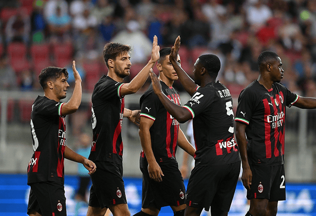 恍如隔世，巴萨上一次在诺坎普比赛法蒂双响，登贝莱助攻（时过境迁，巴萨上回诺坎普之战法蒂梅开二度，登贝莱送助攻）