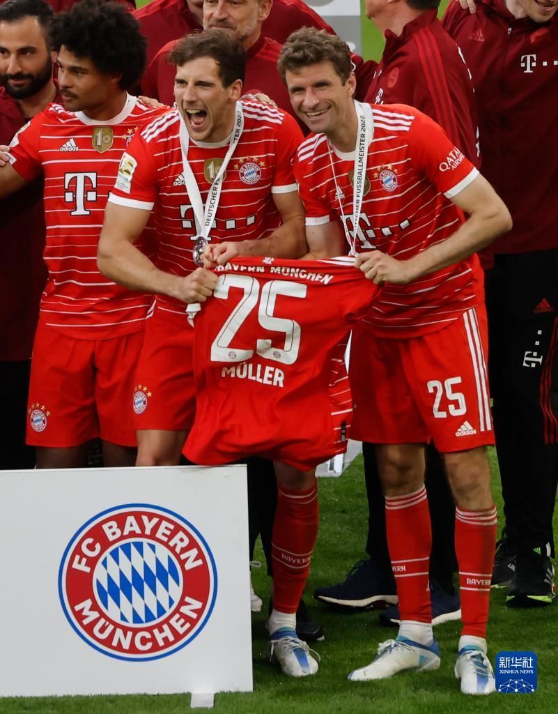 哈登：保罗被裁我也很困惑和震惊，但这不是我能控制的