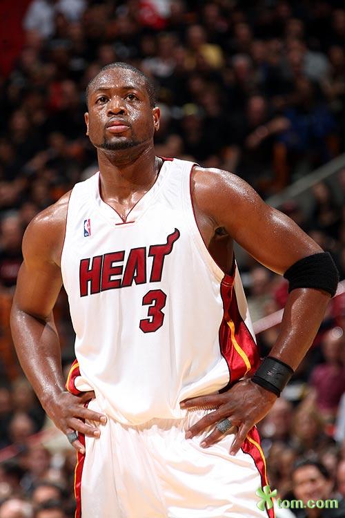 一日意甲最新动态：米兰双雄力挺新人，迈尼昂拒绝加盟蓝黑军团（意甲今日速递：米兰双雄扶持新人，迈尼昂拒投蓝黑军团）